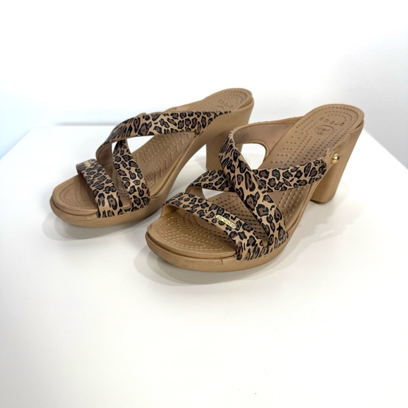 CROCS Cyprus IV Tan Leopard Print Heeled Sandals - Picture 1 of 12